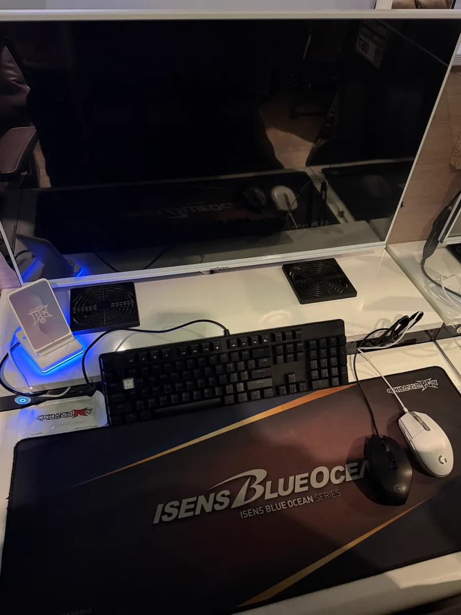 I-Sense League PC Bang Stesen Anyang dengan tempat duduk permainan bersih dan makanan PC bang