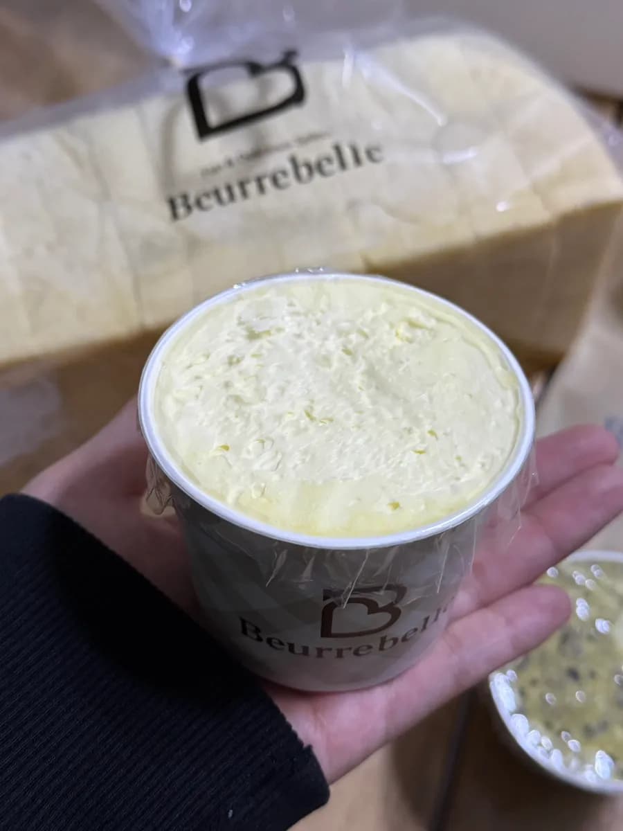Berbel Sanbon: frisches Brot und handgemachte Butter