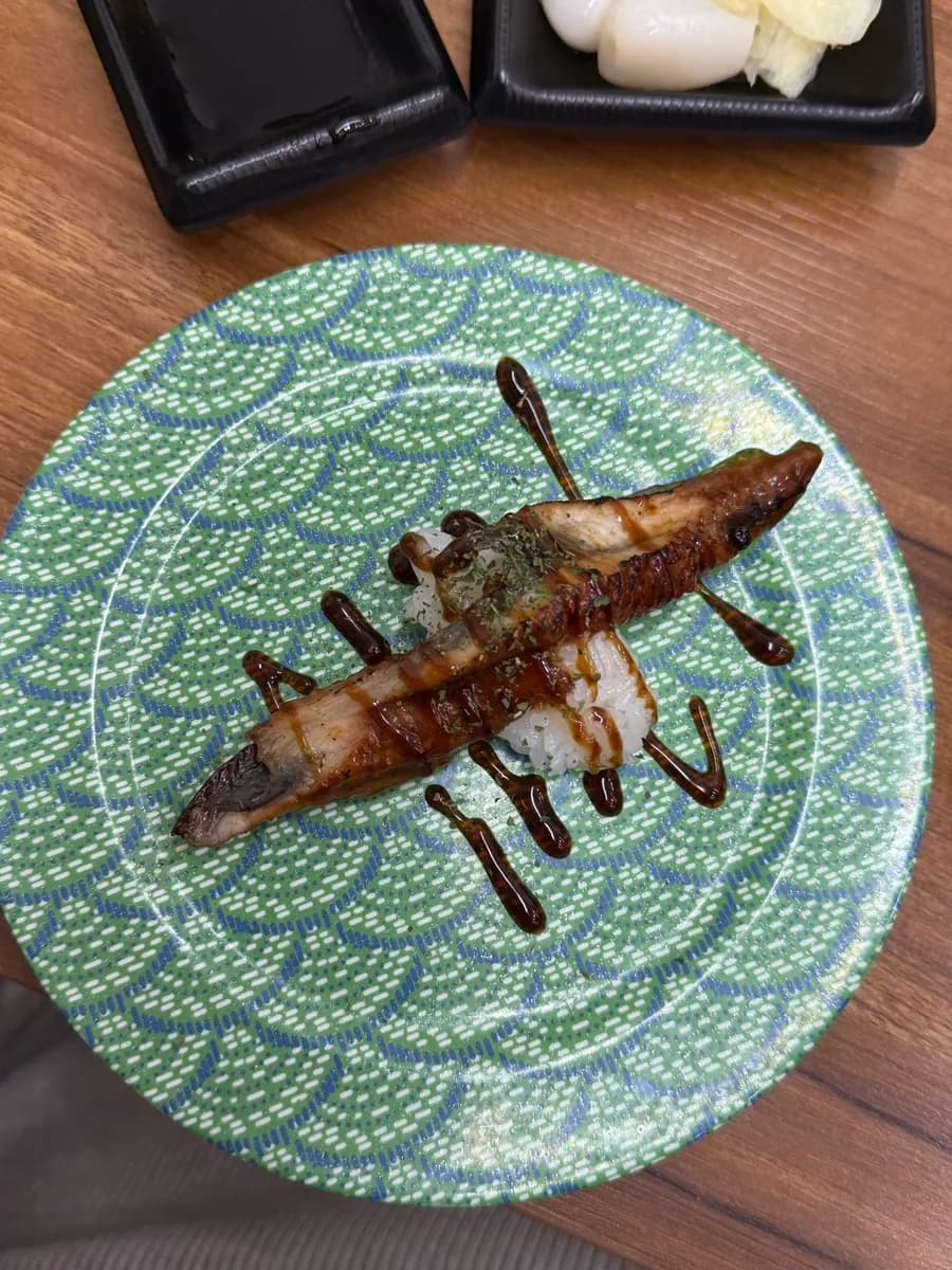 Oneul Sushi Sanbon: günstiges Förderband-Sushi am Ausgang 3 von Sanbon Station