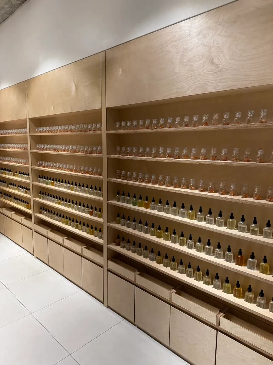 اختيار اتجاه الرائحة في تجربة صنع العطر