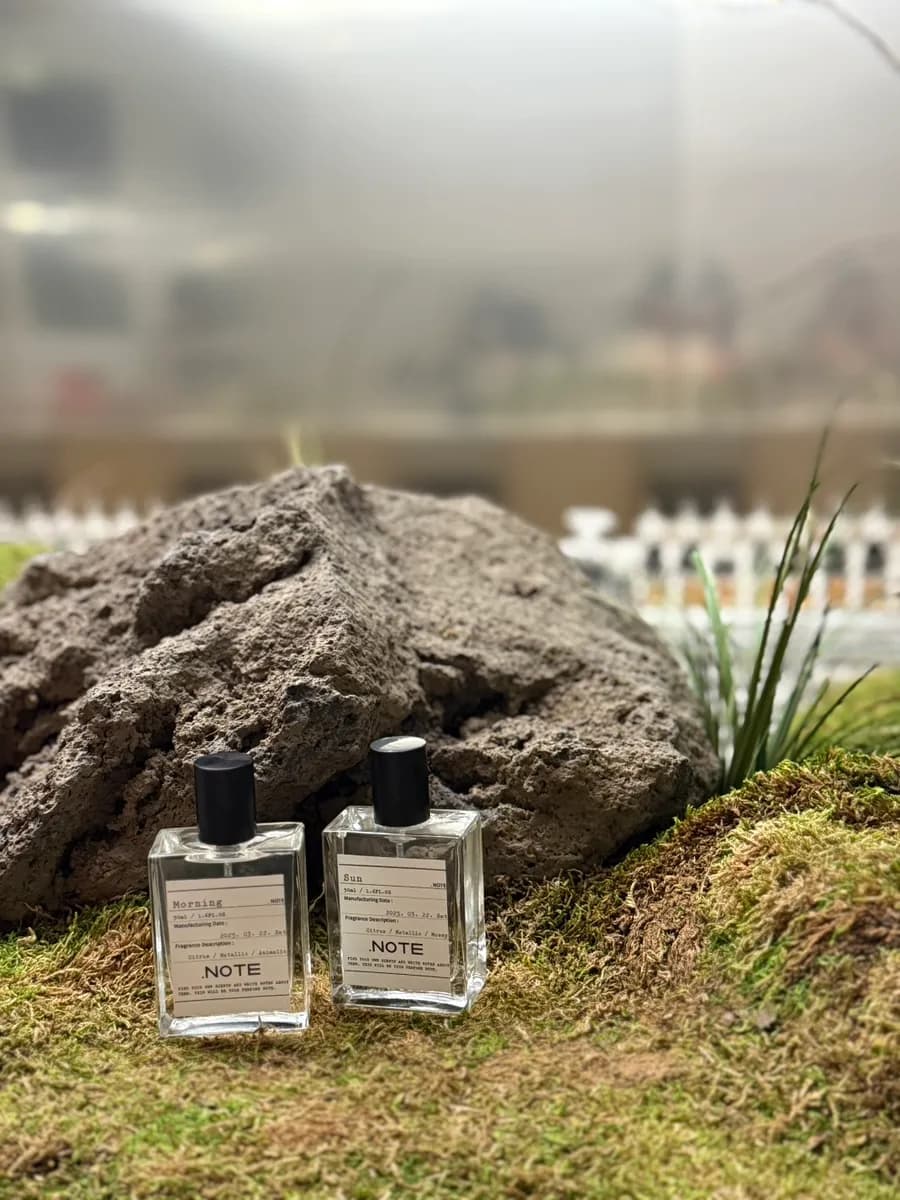 العطر النهائي بعد الانتهاء من خلطه