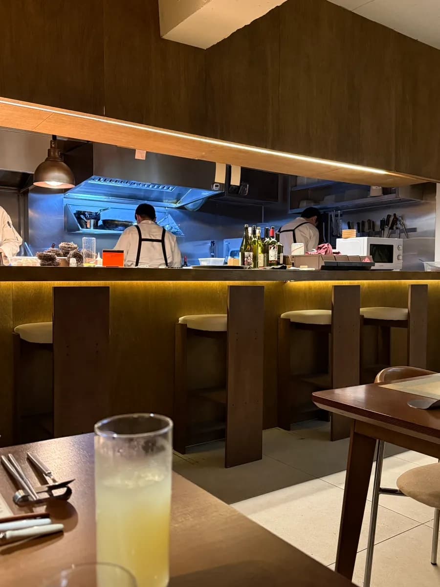 Ugomi-ийн open kitchen