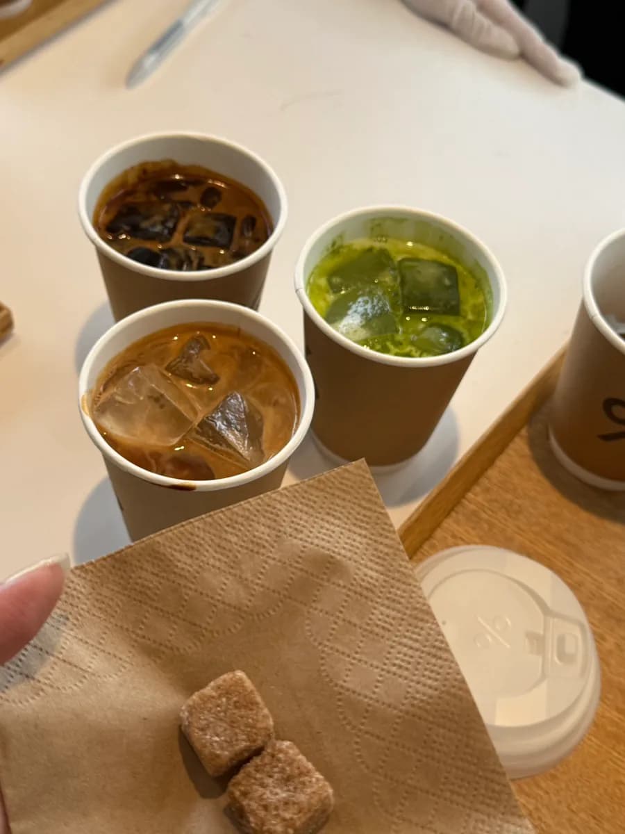 Syrup, kiub gula dan tambahan sendiri