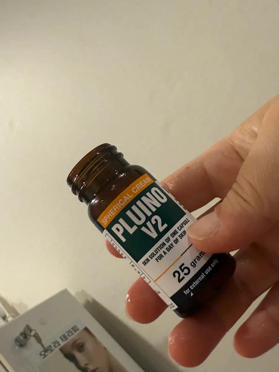 Krim regenerasi Fluino digunakan dalam rawatan wajah Sanbon