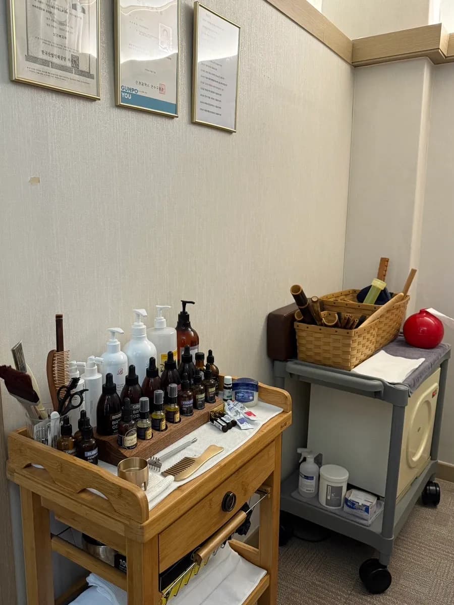 Herramientas de masaje preparadas según la condición corporal en la sucursal Pulrine Sanbon Station