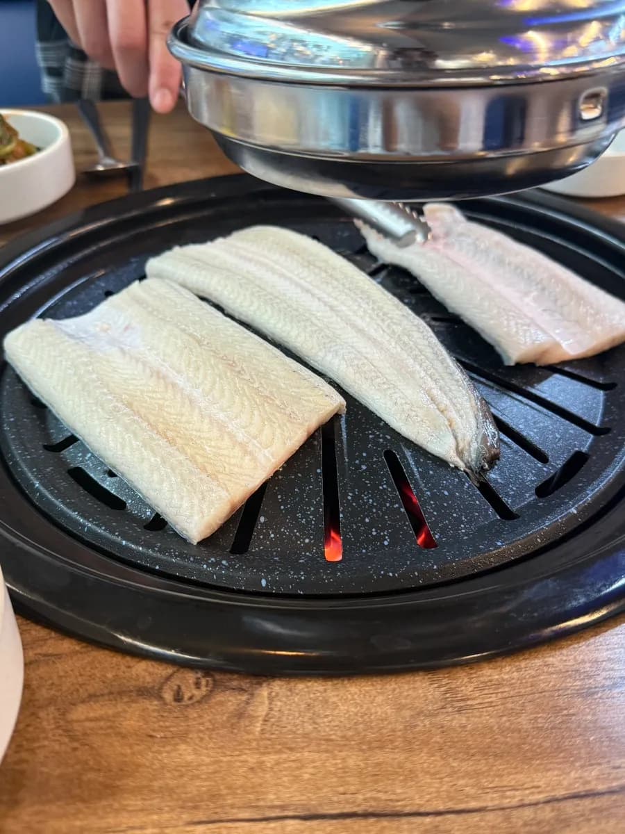 Hướng dẫn nướng lươn từng bước trên bàn tại Nocheon Minmul Jangeo