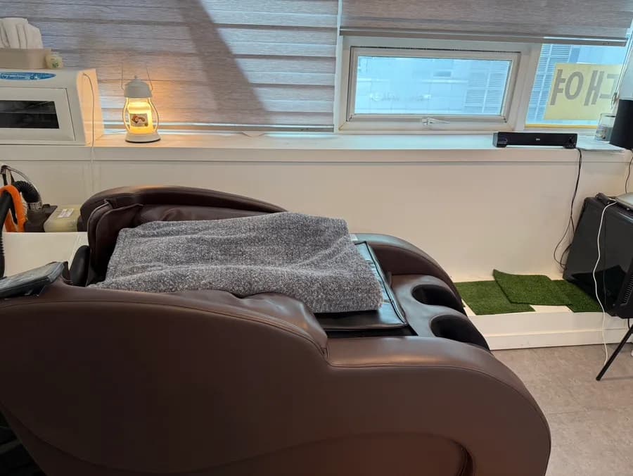 Steam step for scalp exfoliation during Gael Hair Lab head spa care