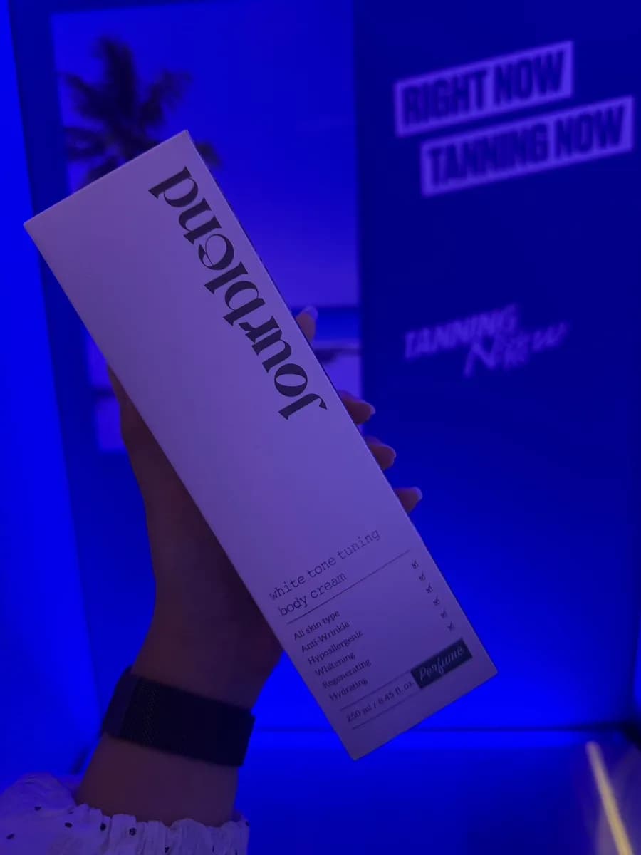 Tùy chọn lotion cho white tanning và brown tanning tại Tanning Now Sanbon