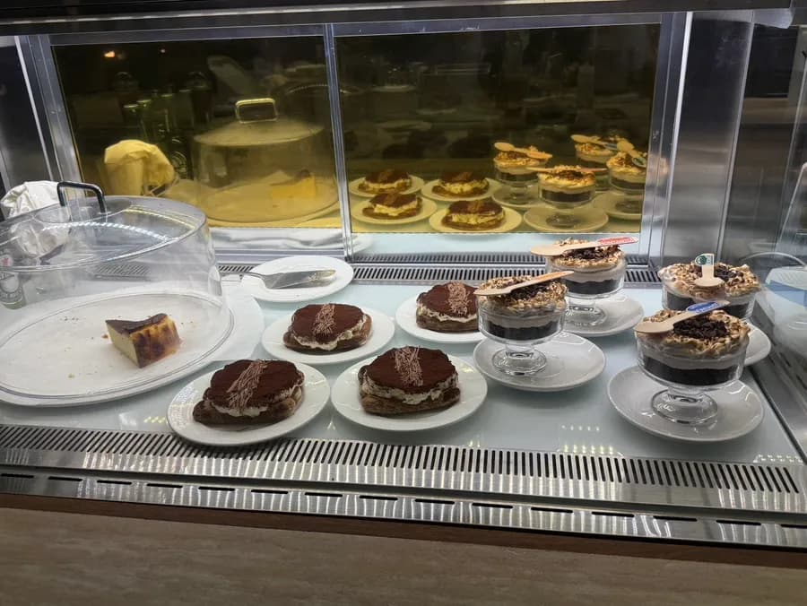 Nontantoのジェズヴェ式サンドコーヒーとチョコレートティラミス