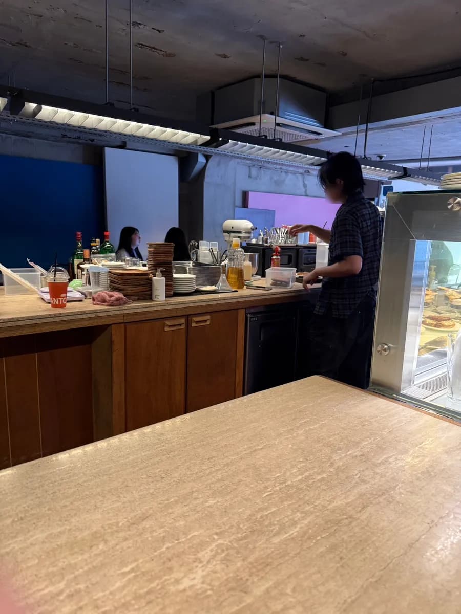 氷の上でろ過したアイスサンドコーヒー