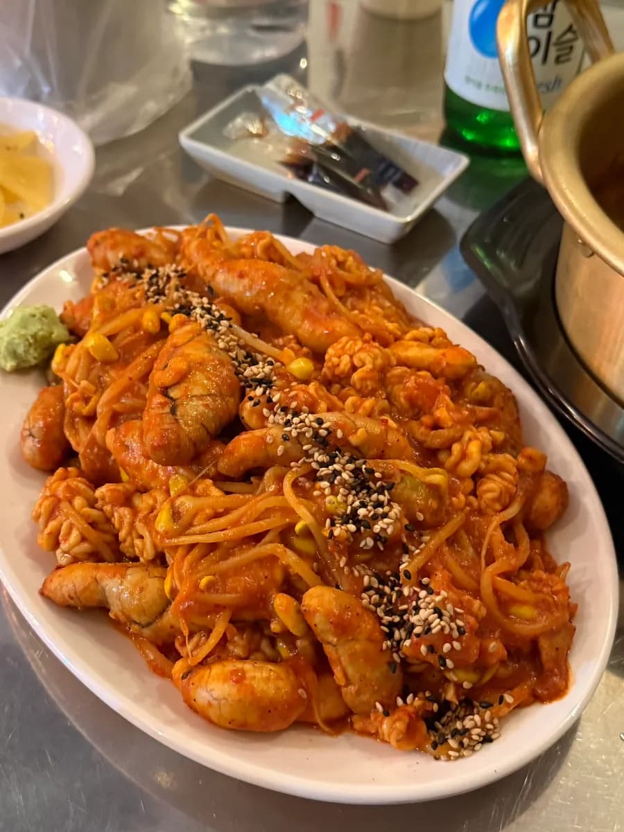 Al & goni jjim at myeongran cheese jjapaghetti na inihain sa Haemuljeom