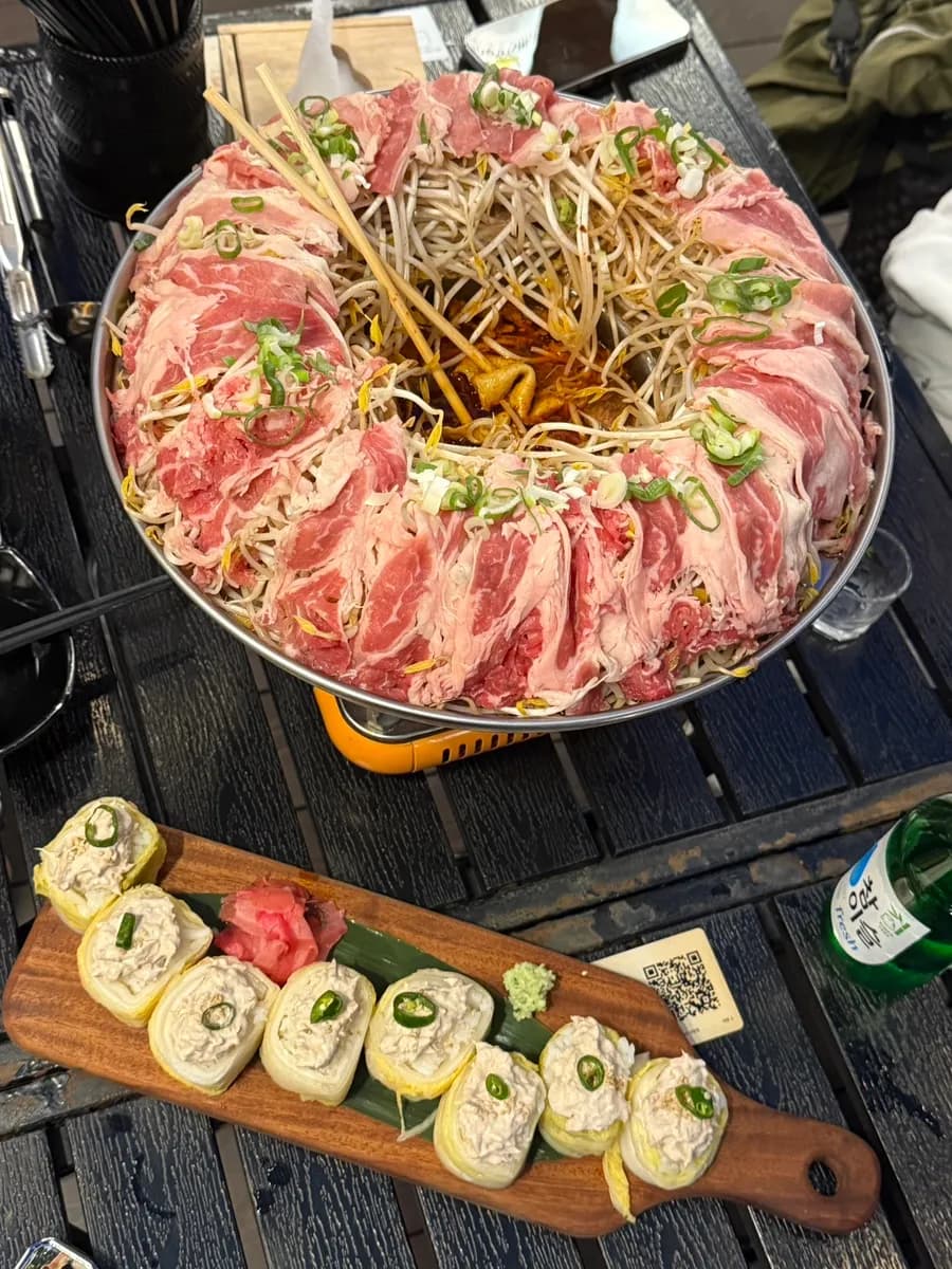 Bữa tối thứ Sáu ở terrace Izakaya Baby tại Sadang