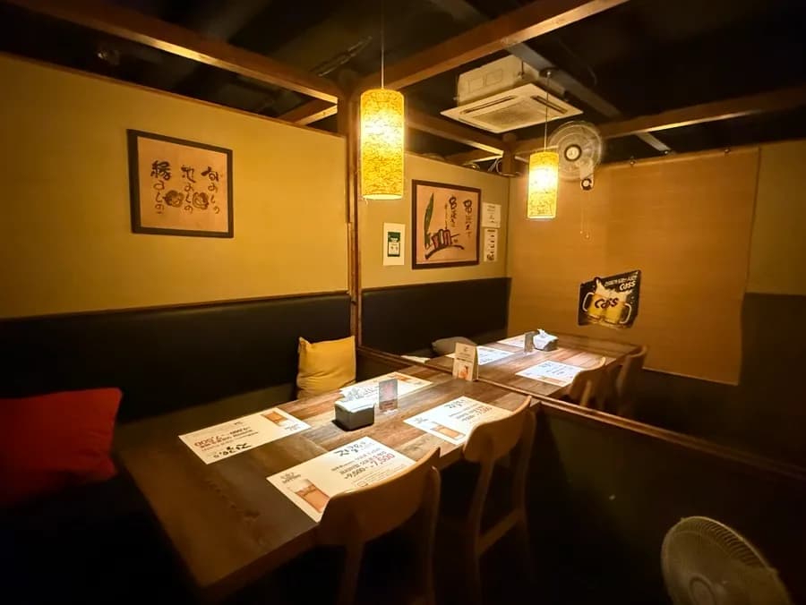 Jakuwa-ийн дулаахан private-room суудлууд, том жижиг өрөөний сонголттой