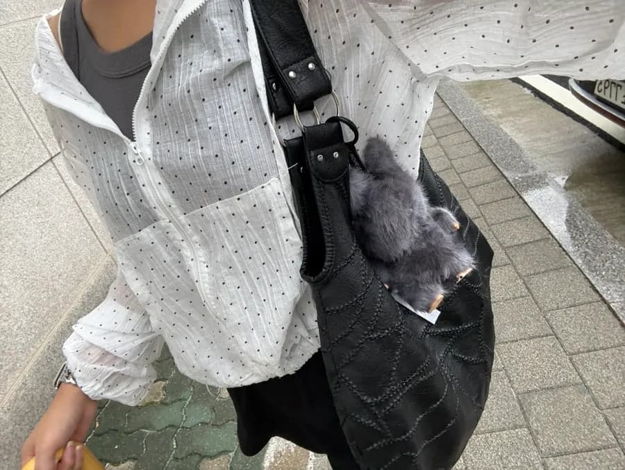 Foto fit tas bahu AS"ON Becky setelah dipakai tiga minggu