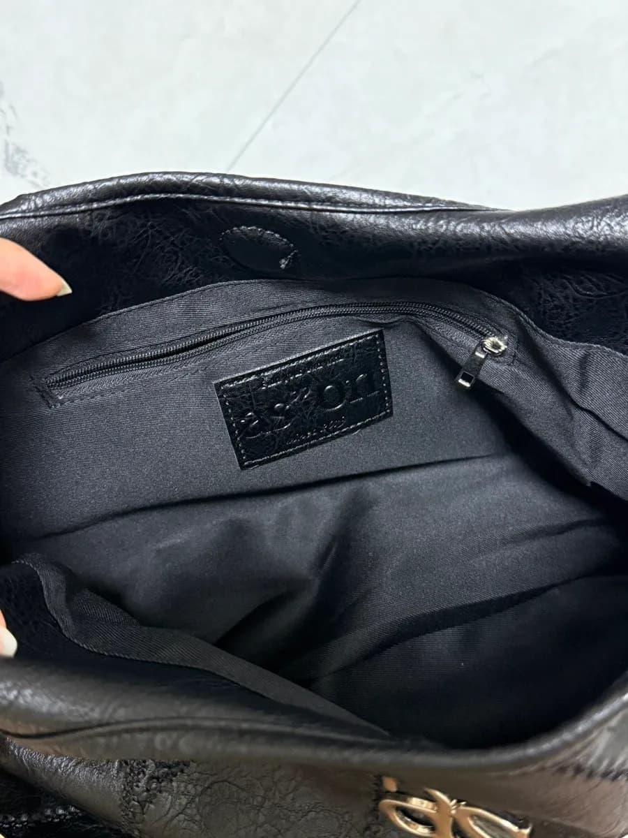 Detail penutup magnet tas bahu AS"ON Becky