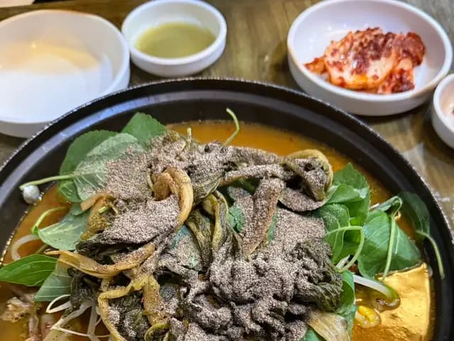 平村站附近正在沸騰的咖哩馬鈴薯排骨湯