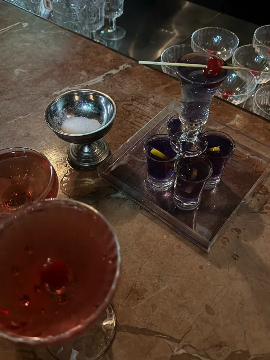 Knockupper में नींबू और नमक के साथ Tequila Tower