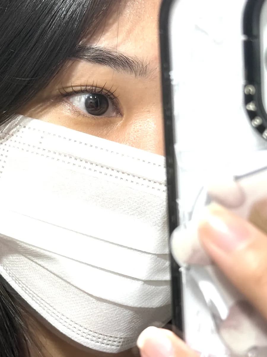 After-Foto des Wimpernperms bei Mwireu Brow