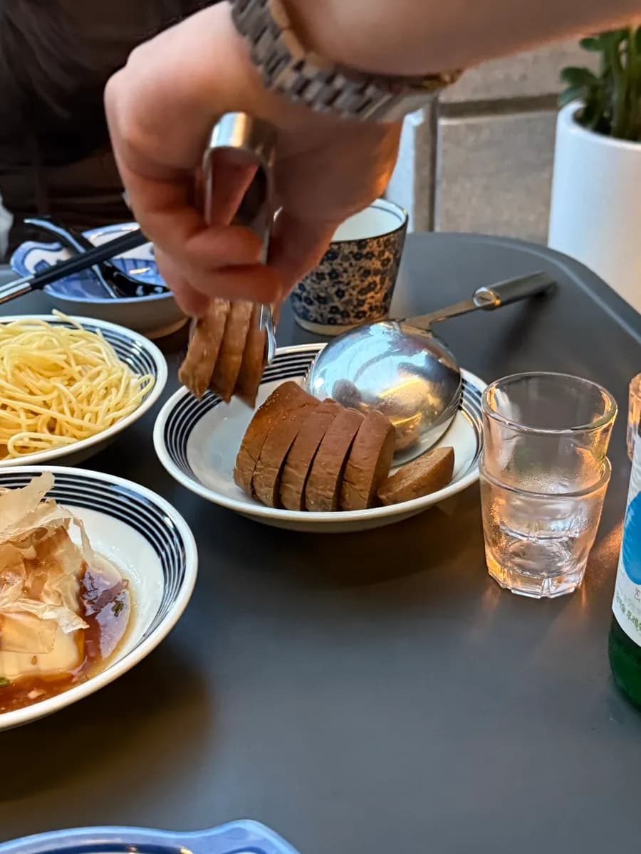 Mì pasta được phục vụ cùng chicken tomato nabe tại Biyori Yongsan