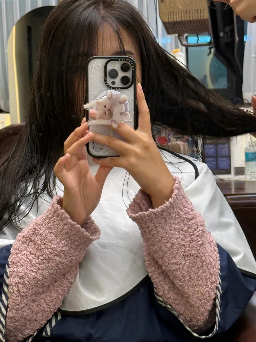 Shampoo room step habang tone-down hair coloring sa Doobit Salon