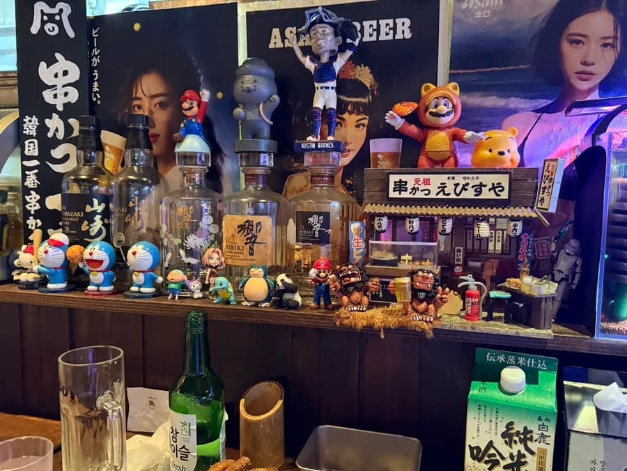 Brochetas fritas gruesas en Kushikatsu Kuma cerca de la estación Pyeongchon