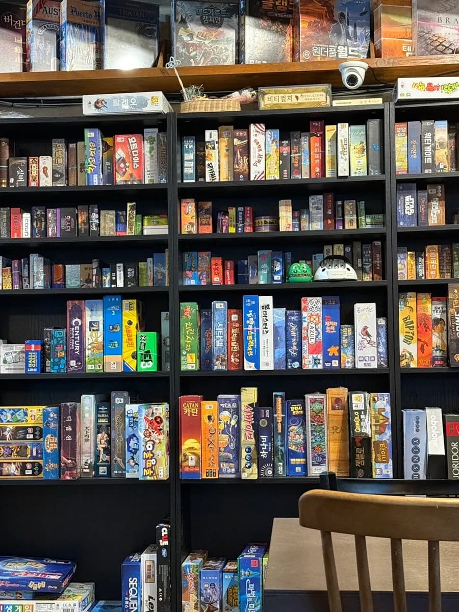 Brettspiele für Trinkrunden bei Seuchim verfügbar