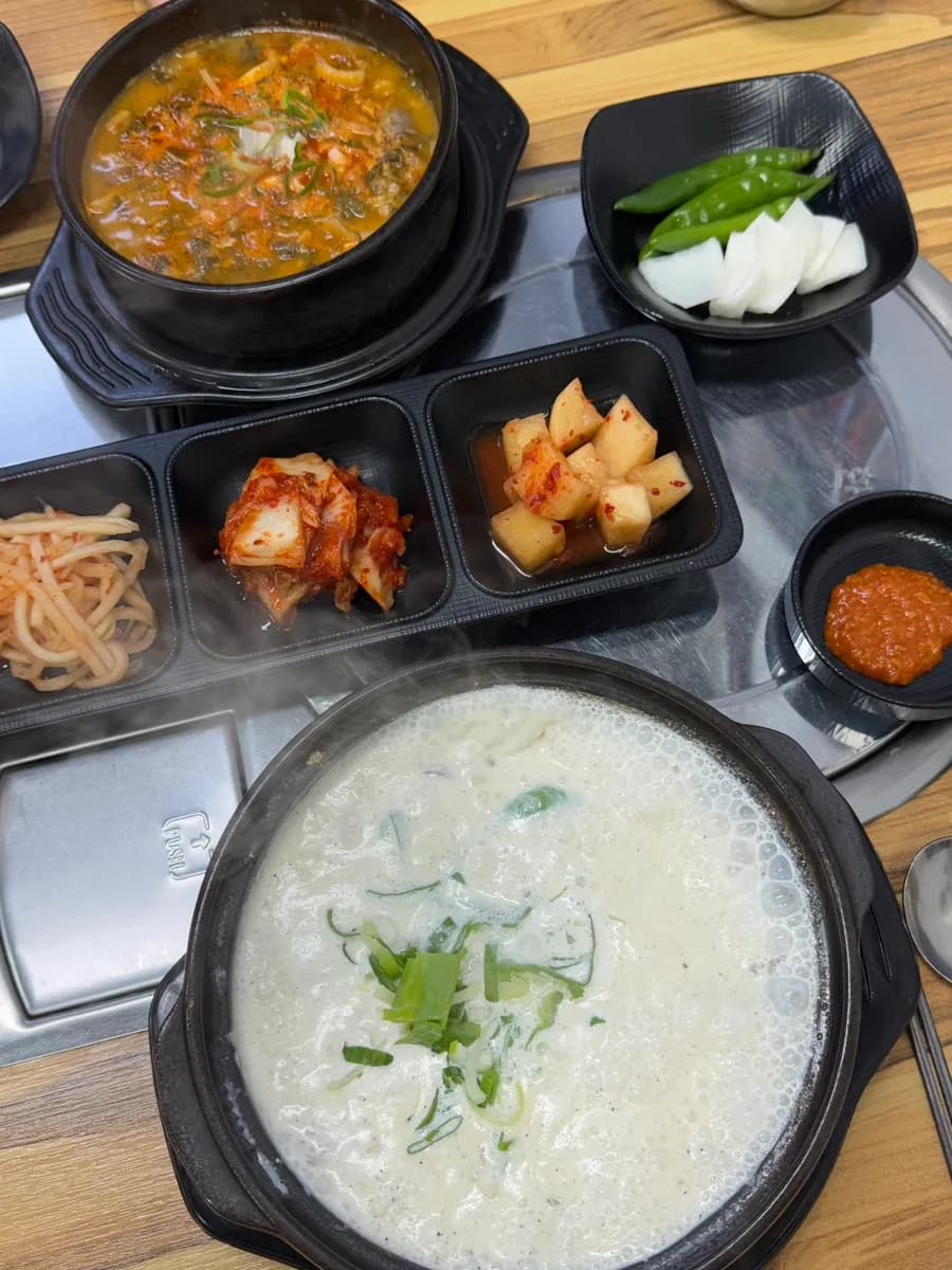 Spicy sundae-guk with sundae and meat at Gogidori Geumjeong
