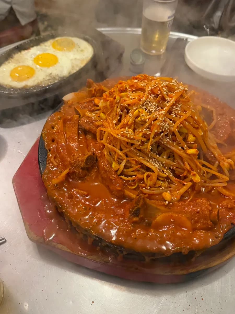 Coolpis dan telur goreng sebelum galbijjim pedas