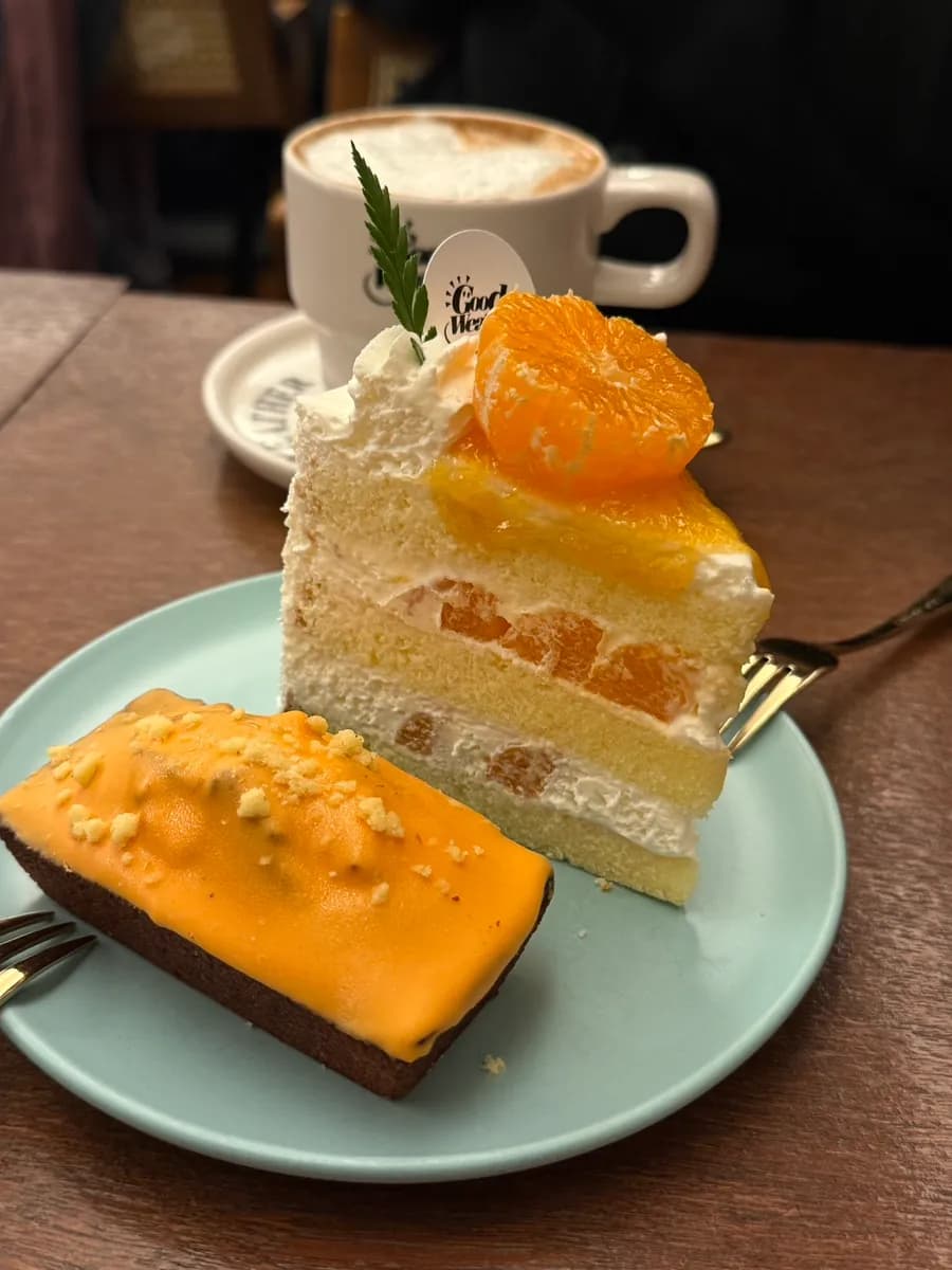 Vanilla Bean Einspanner na may makapal na cream at vanilla bean sa Cafe Good Weather Anyang