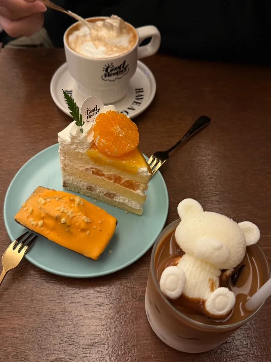 Fresh tangerine cake at Yellow Cheese Financier na dessert review sa Cafe Good Weather Anyang