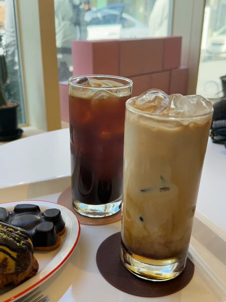 Dine-in dessert plate with bear cookie and Dubai crookie at Mimi Bakery