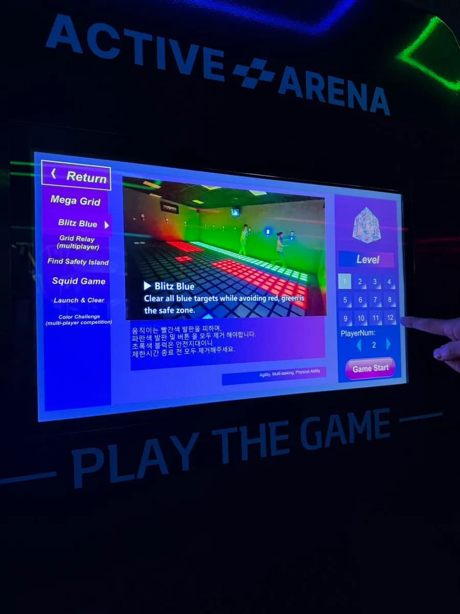 ประสบการณ์เล่นเกม grid แบบเหยียบแผ่นที่ Laser Arena ใกล้สถานีบอมกเย