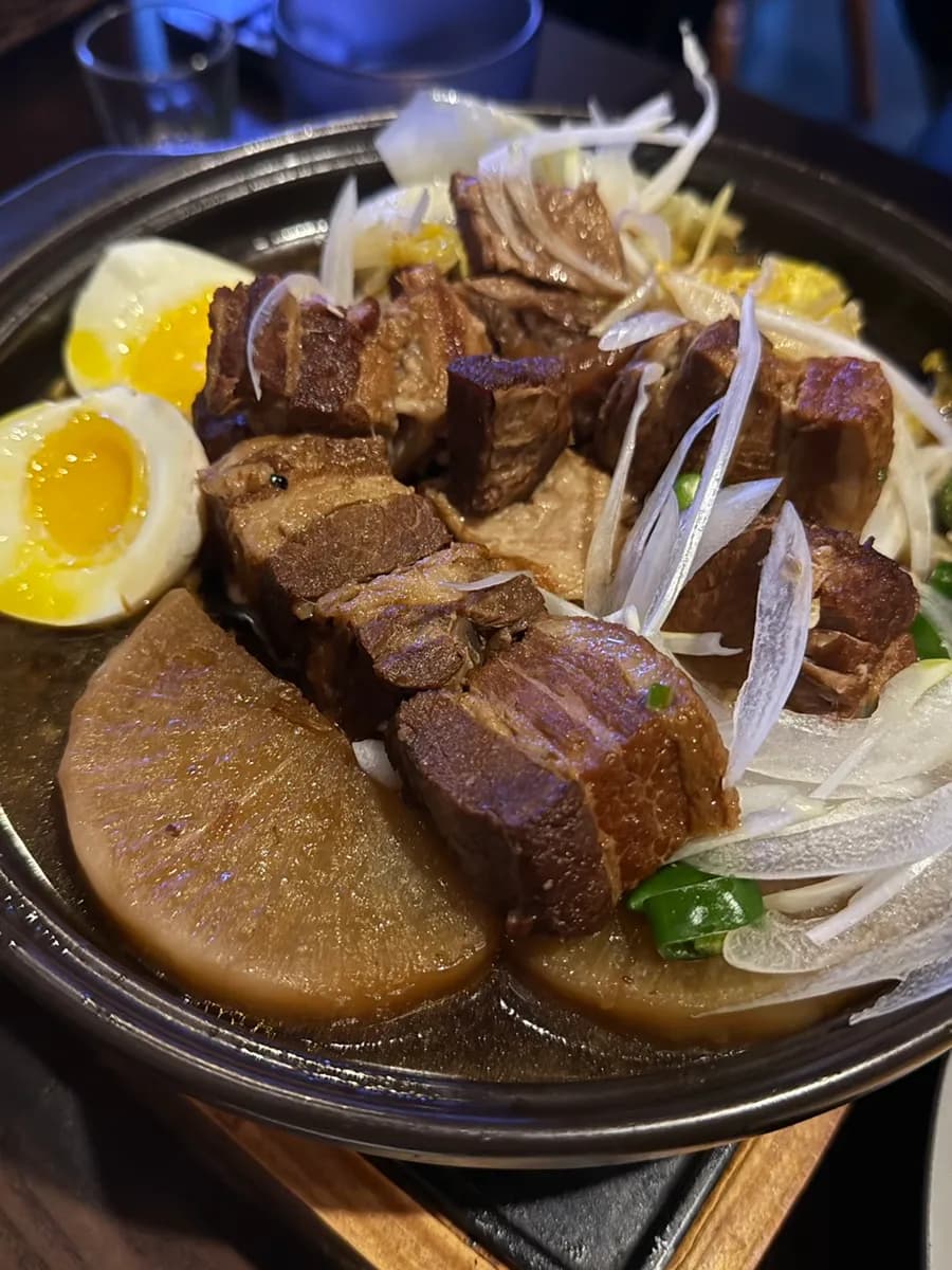 Buta no Kakuni served on a warmer at Seoksudong Suljip