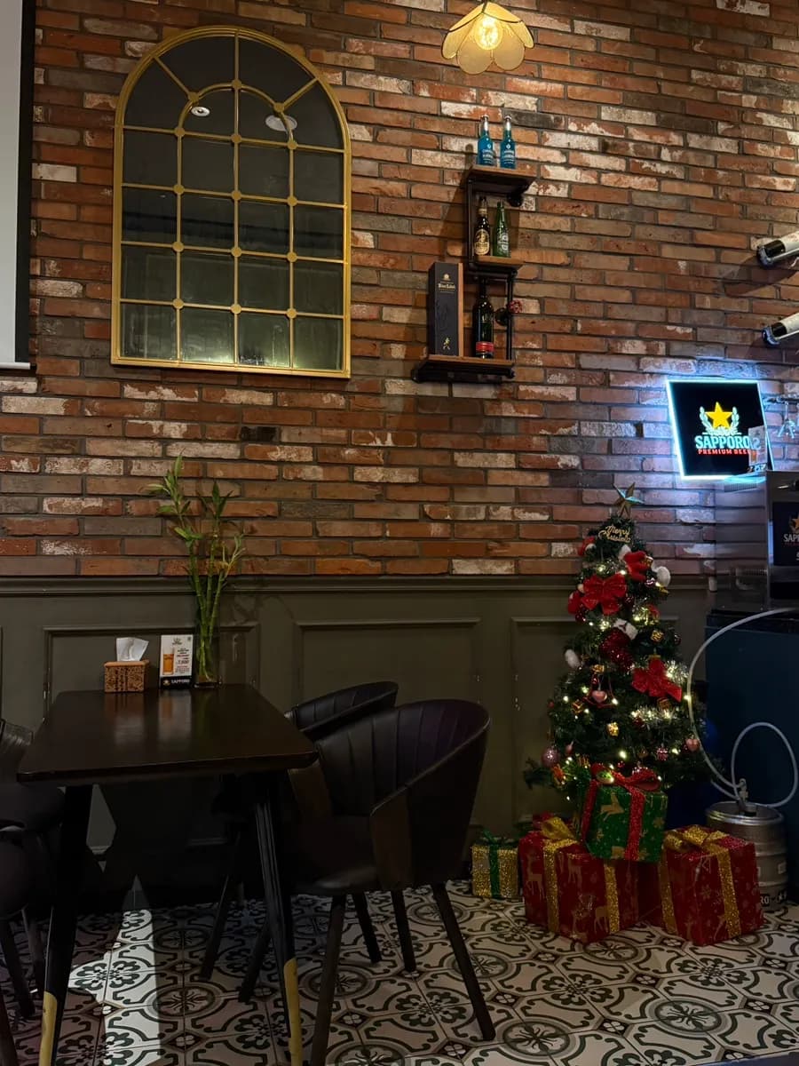 Cozy interior atmosphere at 1014 near Geumjeong Station