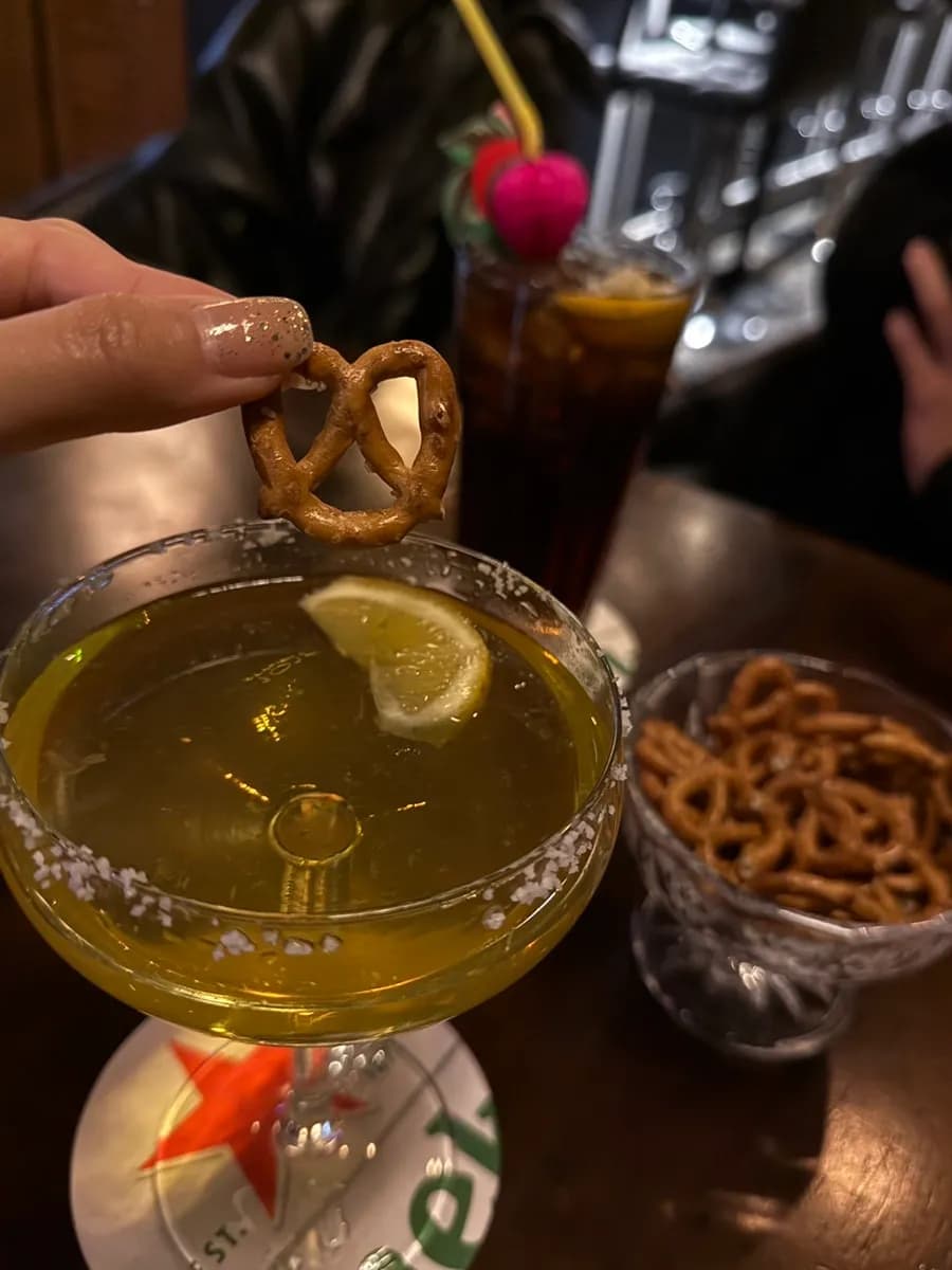 Margarita paired with complimentary pretzels at 1014