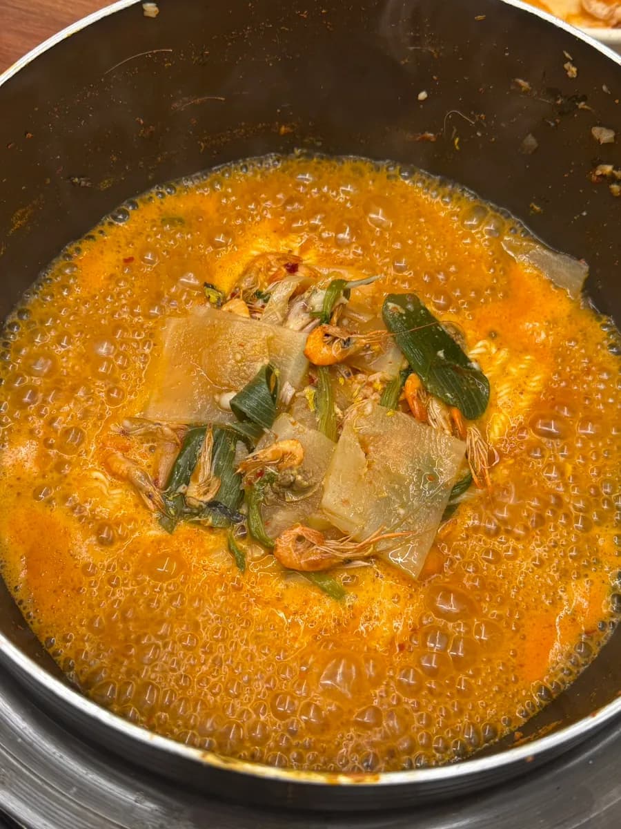 嫩口 ppaga 魚、濃郁湯頭、拉麵加麵與白飯