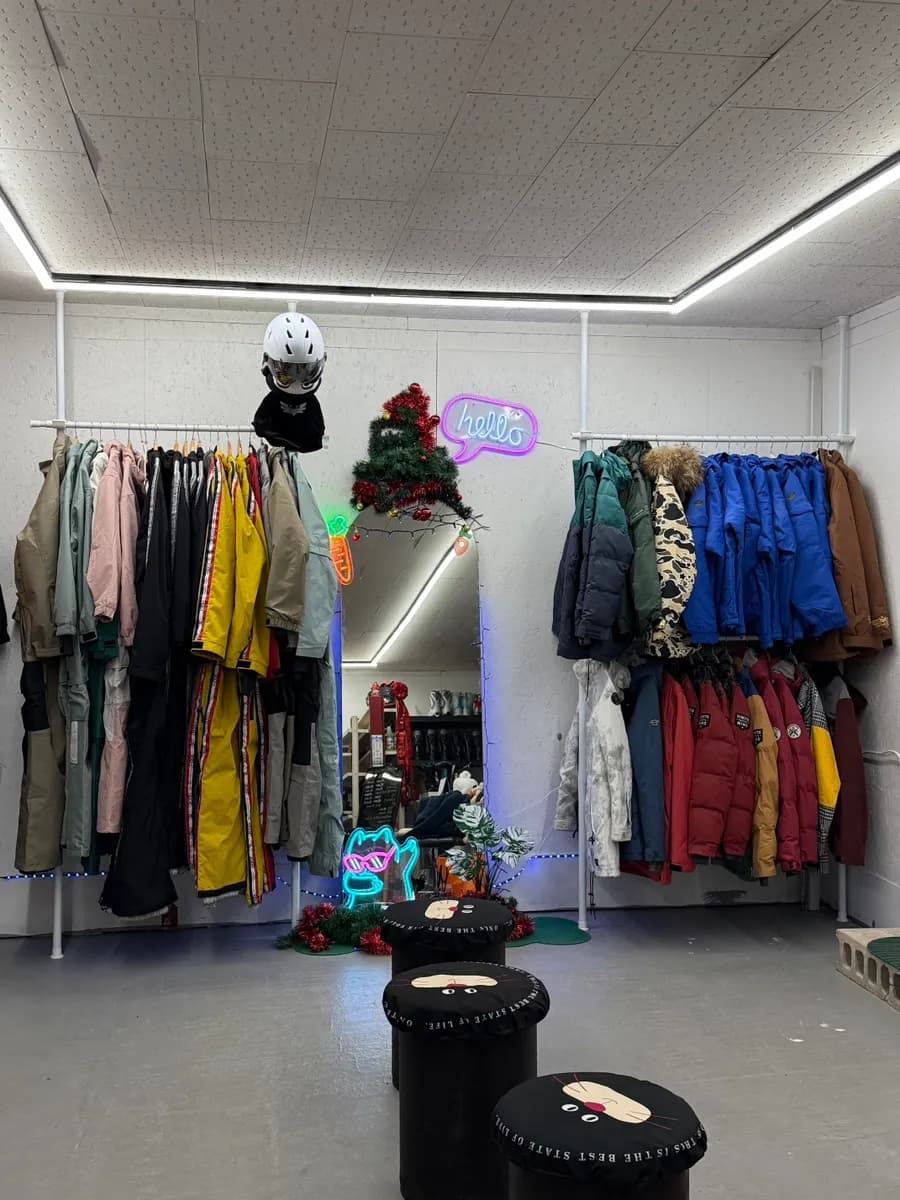 New rental clothing at Carat House near Vivaldi Park