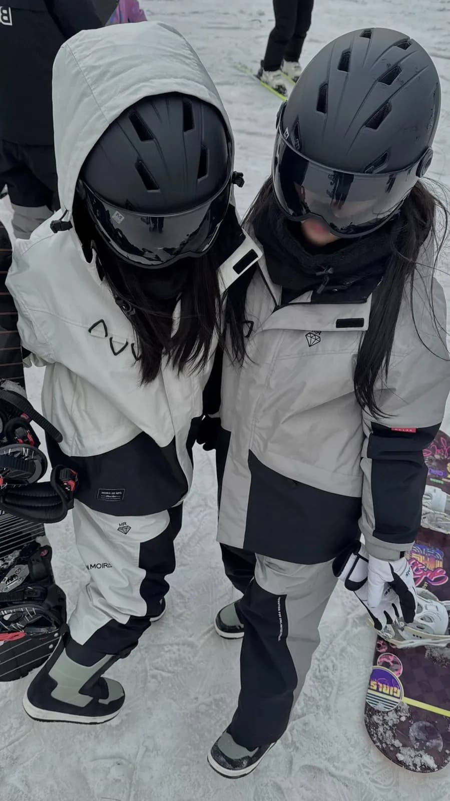 Matching snowboard outfits at Vivaldi Park from Carat House