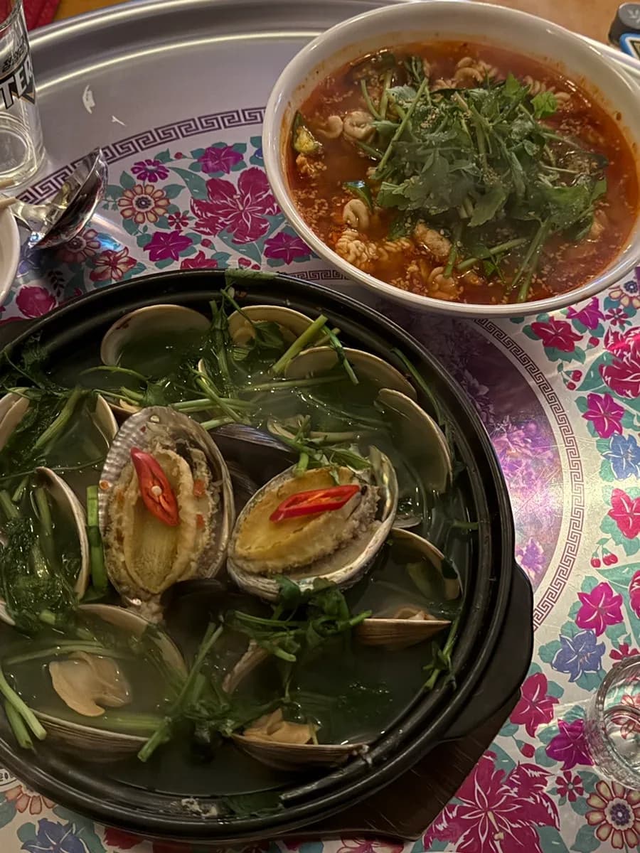 Abalone और clam clear soup