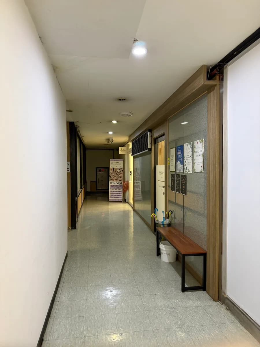 Vị trí Damong Lash gần Ga Sanbon Exit 2 và Central Tower
