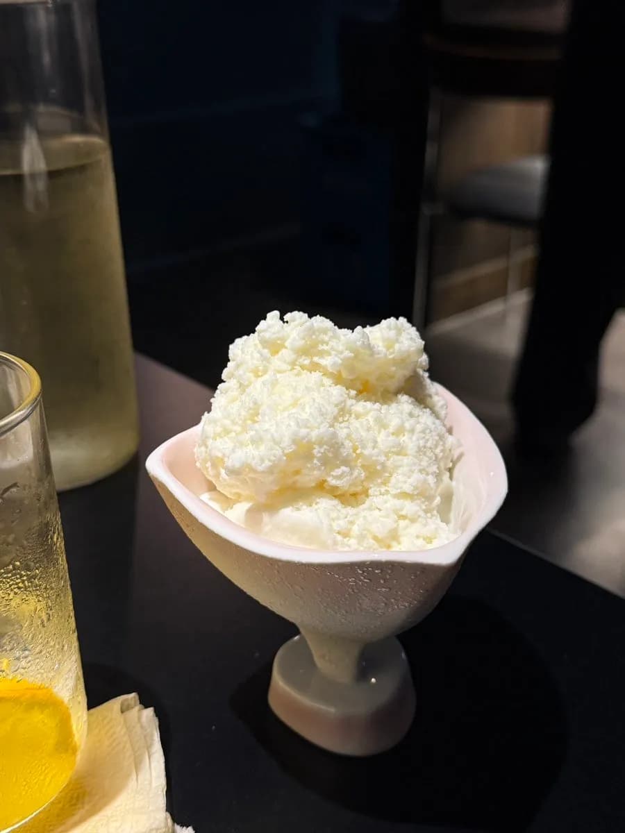 Suntory highball y bebidas en Izakaya Myeongun en Anyang