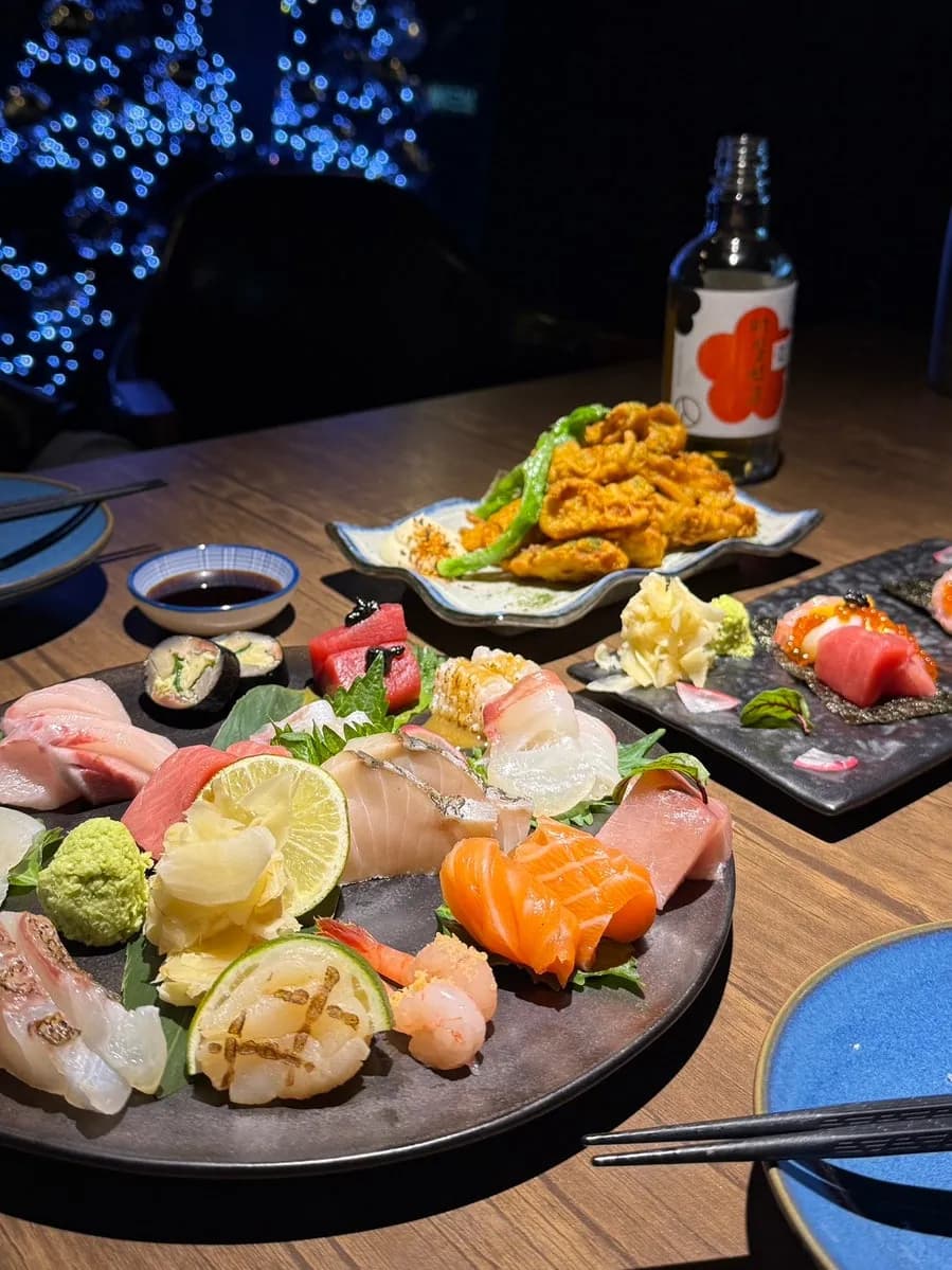 Pesanan sashimi dan gorengan di Enu, Anyang Pyeongchon