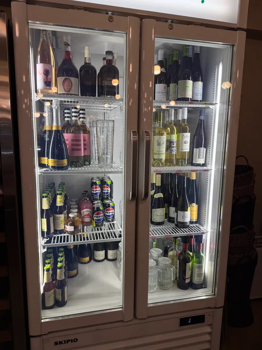Местоположение, часы работы и парковка Dipeodaen Wine у выходов 8 и 9 станции Sadang