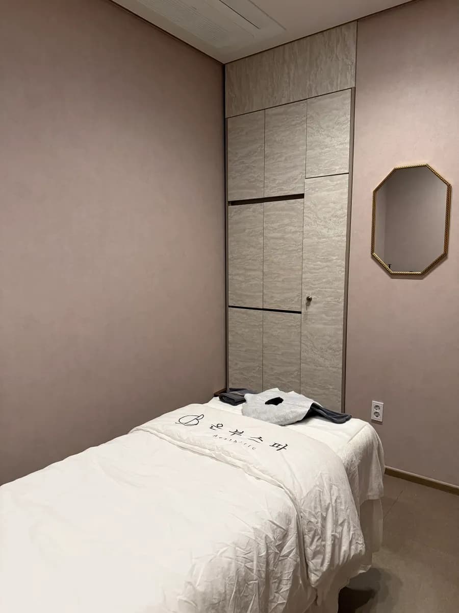 Privater Behandlungsraum mit Schrank bei Seoyun Pibu Malgeum