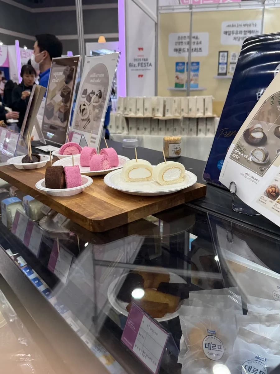 Jeu du stand Pulmuone et distribution d'échantillons au Food Festa