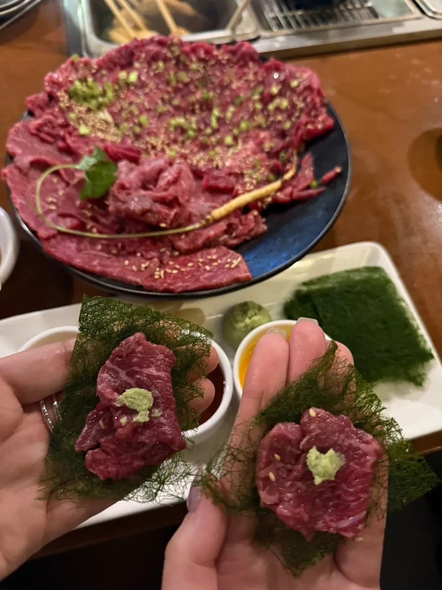 Yongsan Odeng дээрх гамтаэ, васаби, соусны хослолууд
