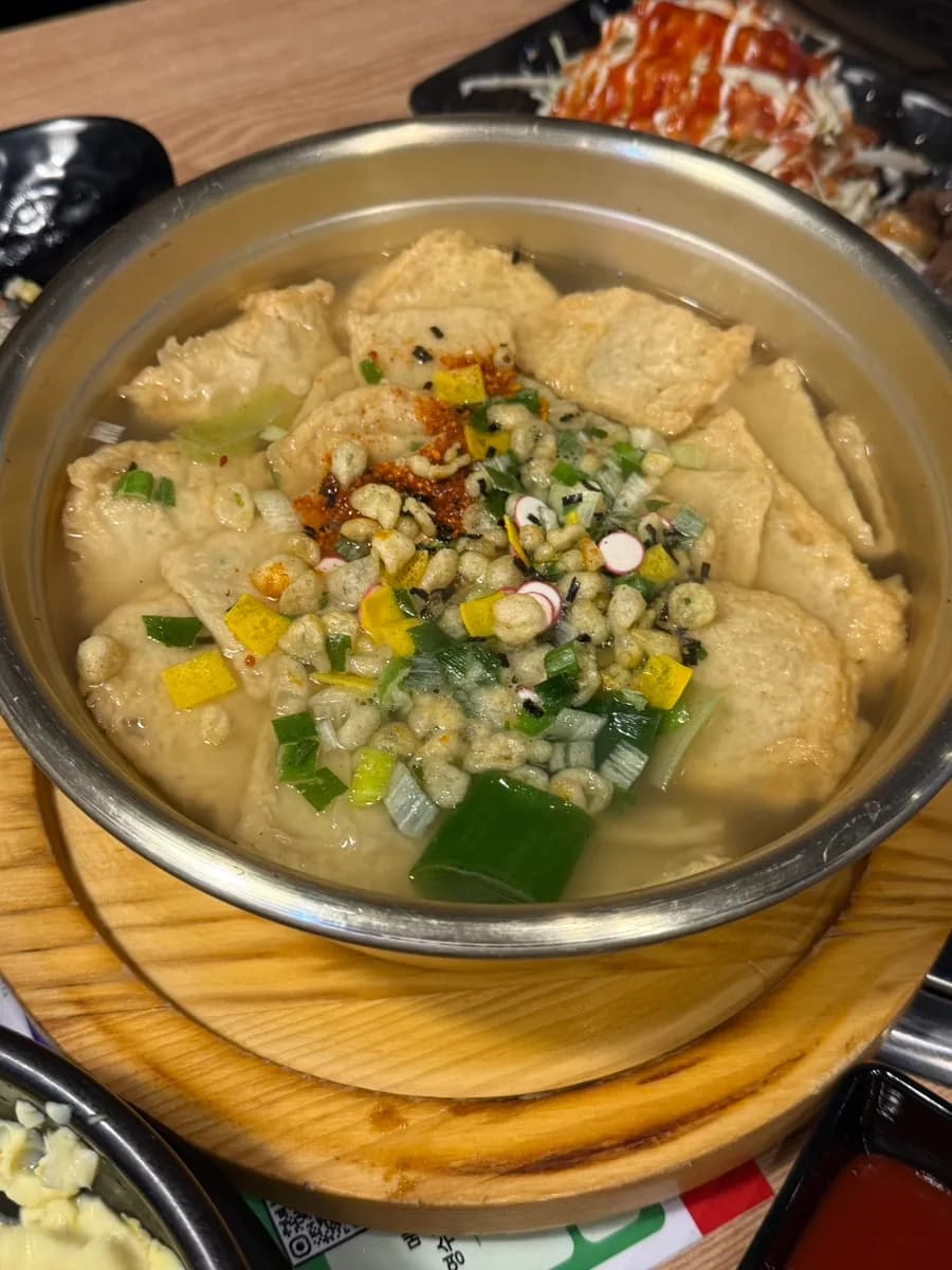 加入整颗大蒜的鸡胗配菜