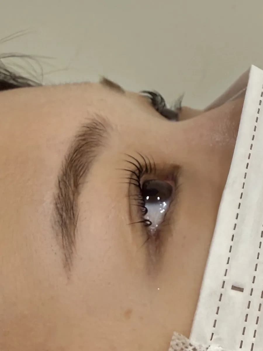 Juste après le rehaussement de cils black tint chez Yeoleum Beauty