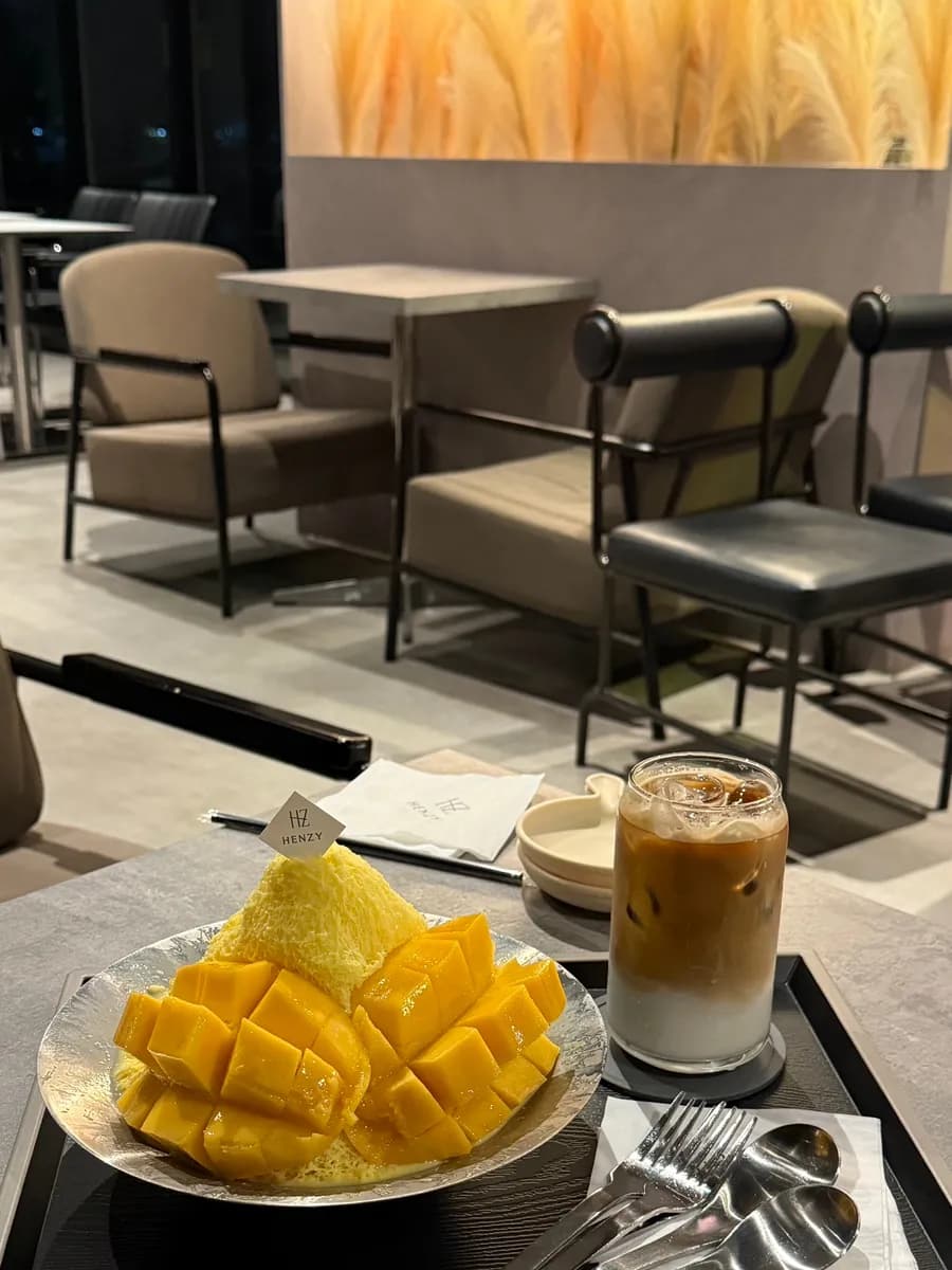Cafe Henji 的芒果牛奶冰製作過程