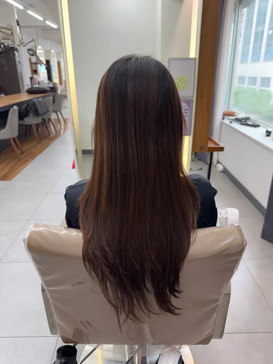 Layered cut consultation with Director Geumju at AVA Hair Sanbon